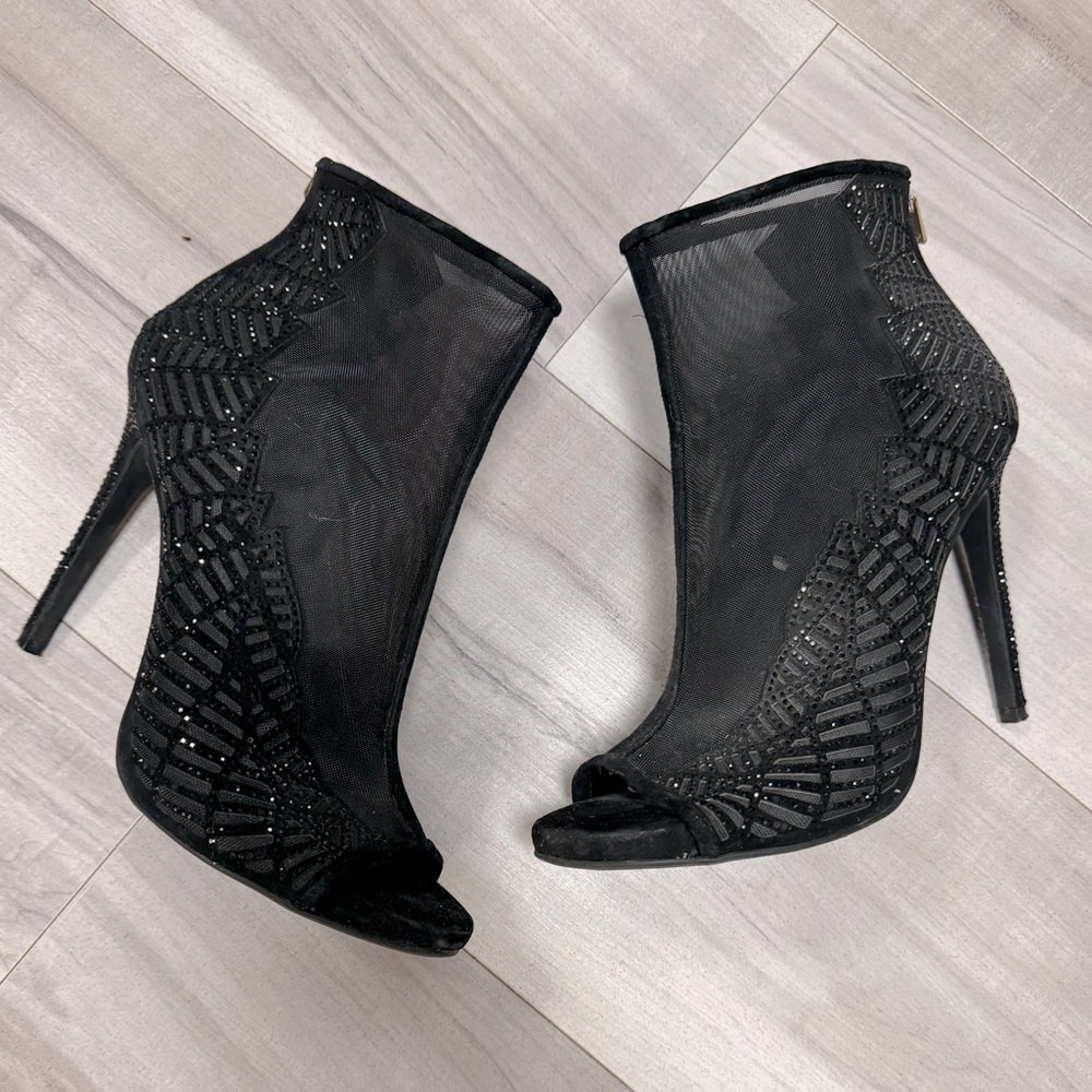 Black rhinestone heel size 7.5